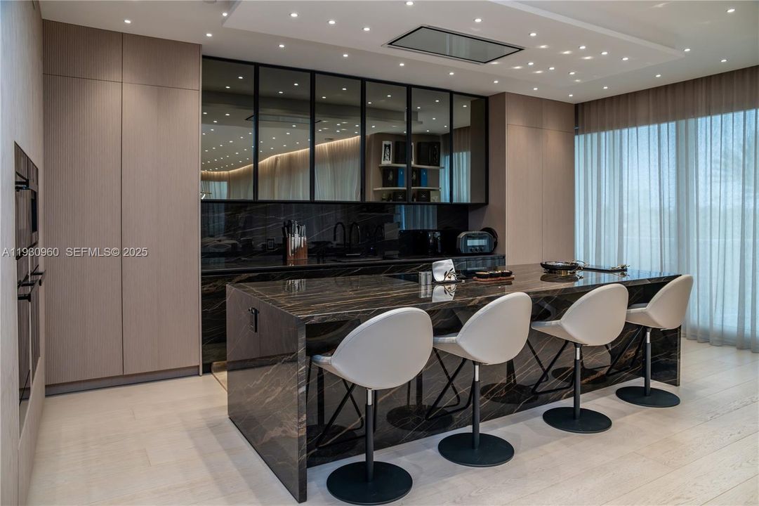 待售: $5,495,000 (3 贝兹, 3 浴室, 3110 平方英尺)