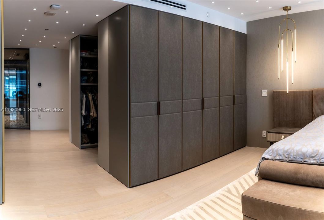 待售: $5,495,000 (3 贝兹, 3 浴室, 3110 平方英尺)