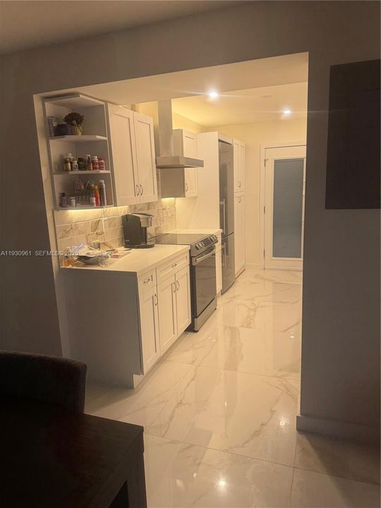 В аренду: $2,800 (2 спален, 1 ванн, 967 Квадратных фут)