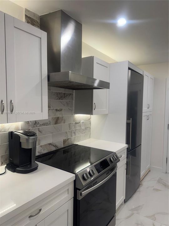 В аренду: $2,800 (2 спален, 1 ванн, 967 Квадратных фут)