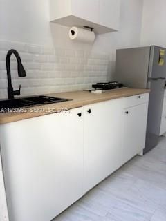 For Rent: $1,300 (0 beds, 1 baths, 1247 Square Feet)