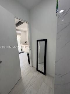 For Rent: $1,300 (0 beds, 1 baths, 1247 Square Feet)