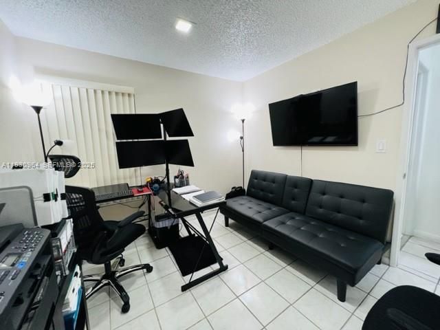 出租: $2,400 (2 贝兹, 2 浴室, 760 平方英尺)