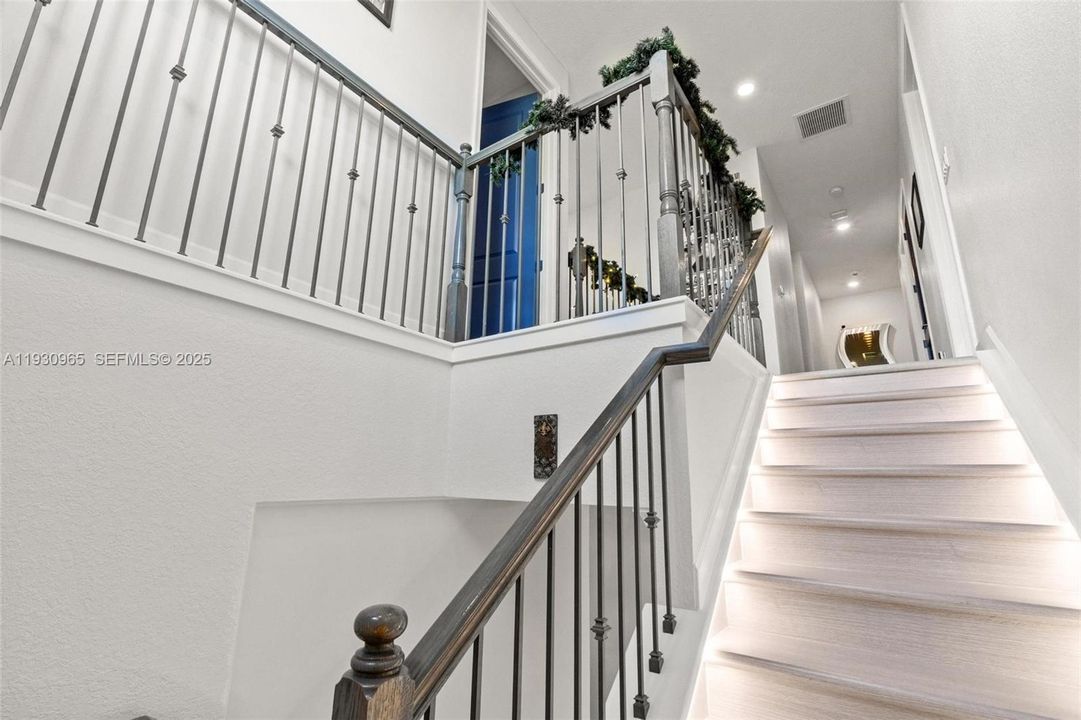 For Sale: $774,000 (6 beds, 4 baths, 3361 Square Feet)