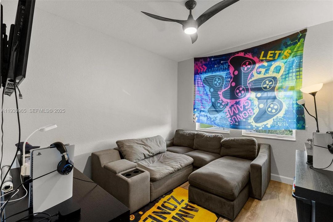 For Sale: $774,000 (6 beds, 4 baths, 3361 Square Feet)