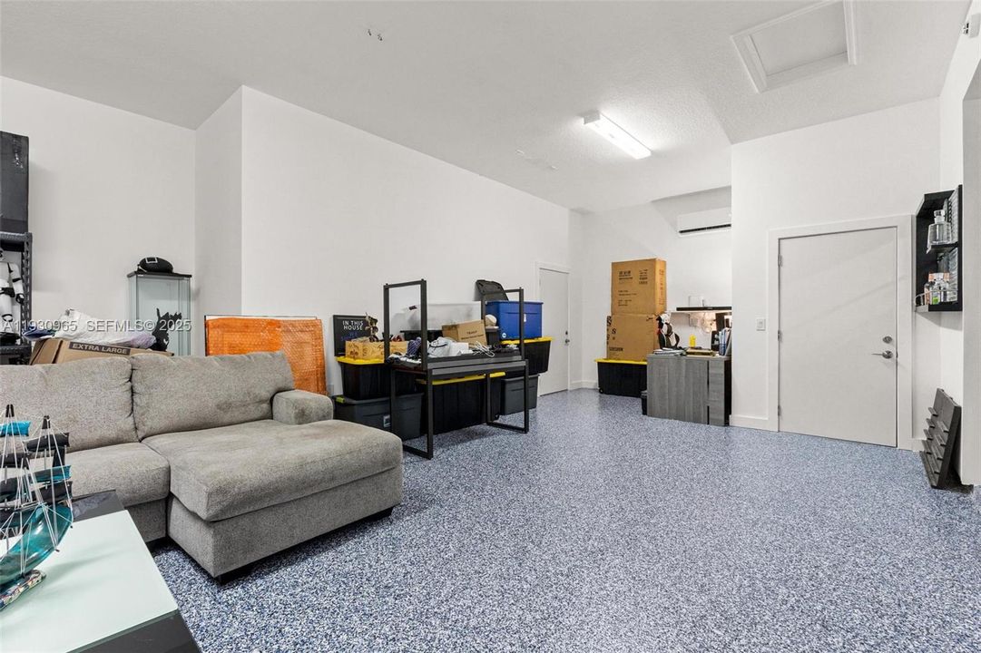 For Sale: $774,000 (6 beds, 4 baths, 3361 Square Feet)