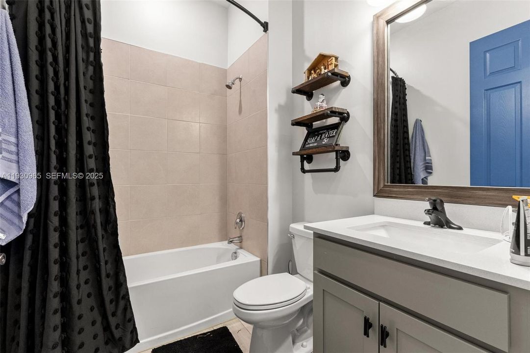 For Sale: $774,000 (6 beds, 4 baths, 3361 Square Feet)