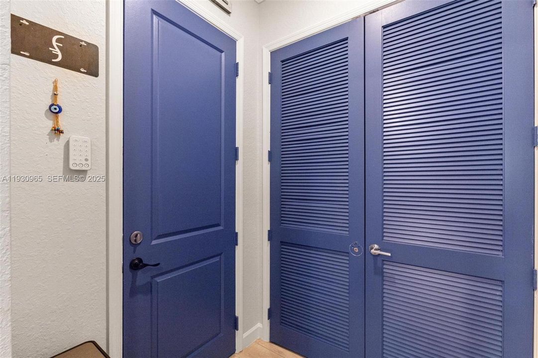 For Sale: $774,000 (6 beds, 4 baths, 3361 Square Feet)