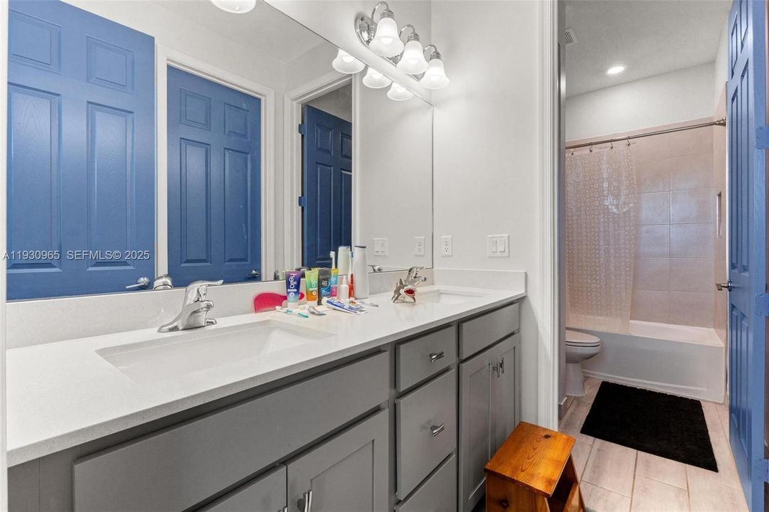 For Sale: $774,000 (6 beds, 4 baths, 3361 Square Feet)