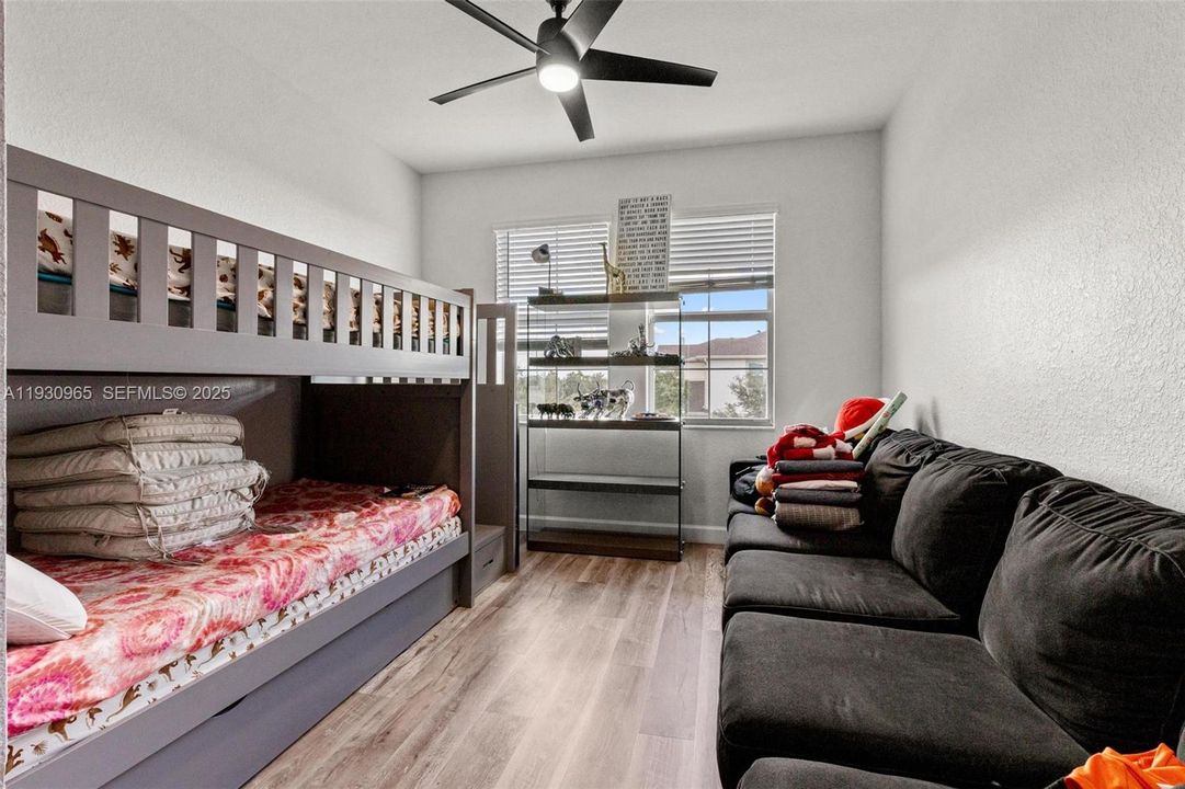 For Sale: $774,000 (6 beds, 4 baths, 3361 Square Feet)