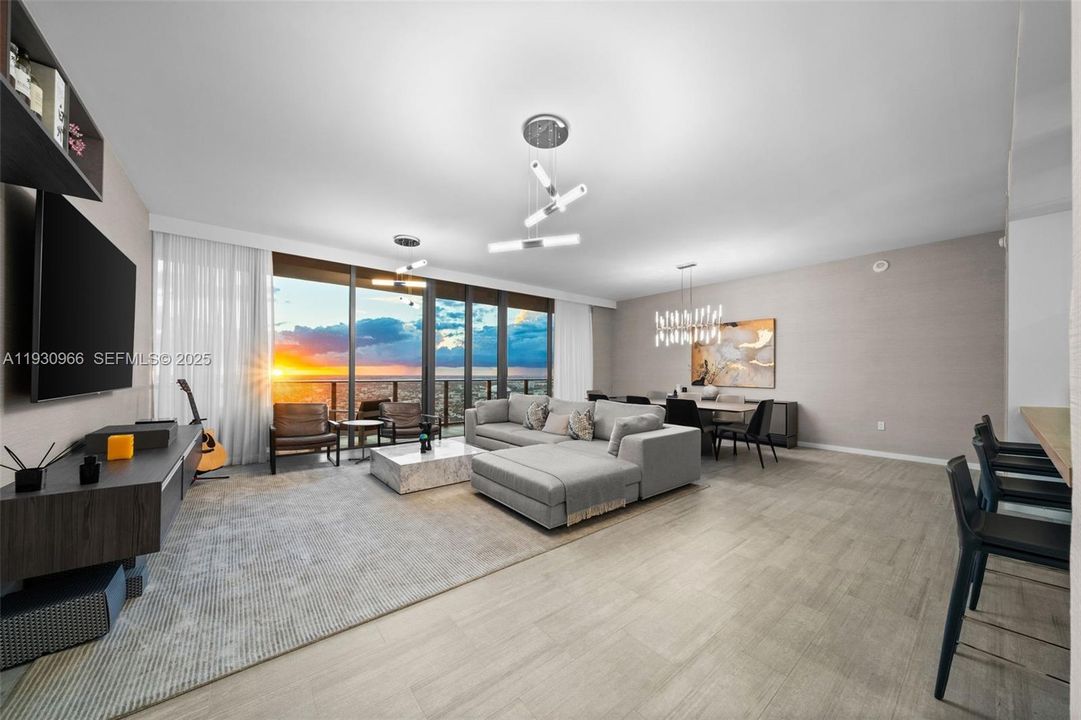 На продажу: $4,000,000 (4 спален, 4 ванн, 2418 Квадратных фут)