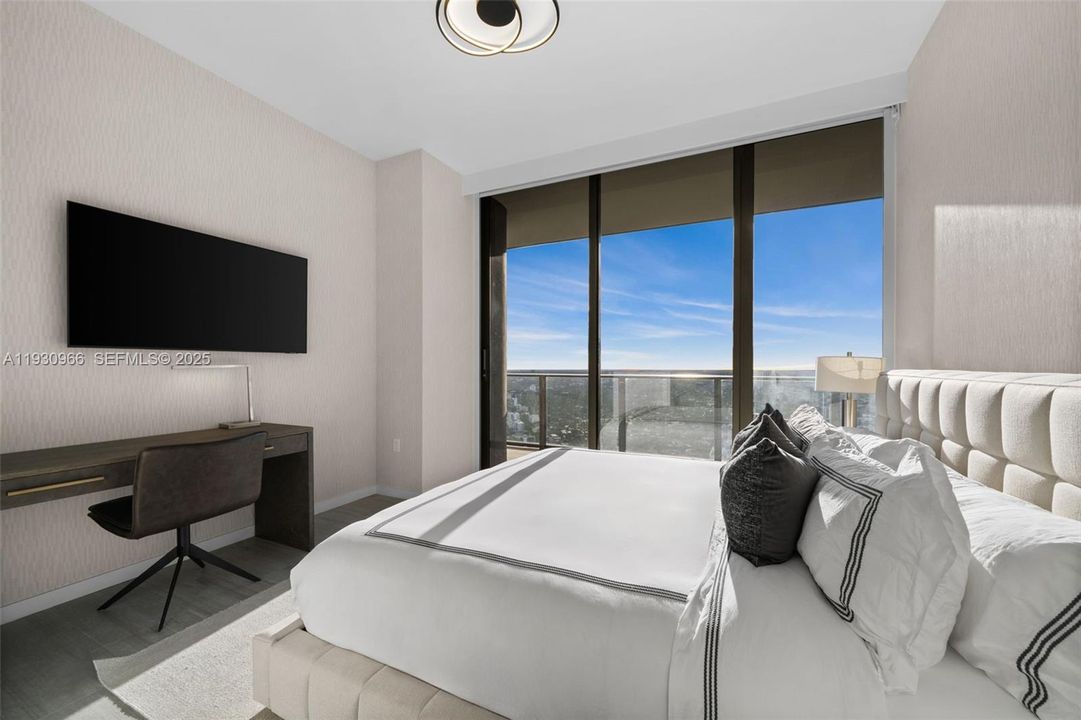 На продажу: $4,000,000 (4 спален, 4 ванн, 2418 Квадратных фут)