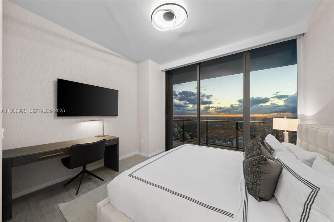 На продажу: $4,000,000 (4 спален, 4 ванн, 2418 Квадратных фут)