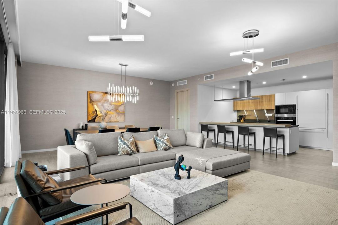 На продажу: $4,000,000 (4 спален, 4 ванн, 2418 Квадратных фут)