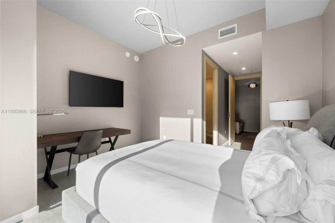 На продажу: $4,000,000 (4 спален, 4 ванн, 2418 Квадратных фут)