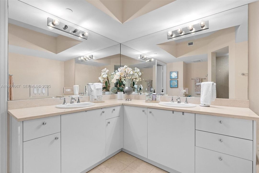 En Venta: $540,000 (2 camas, 2 baños, 1320 Pies cuadrados)