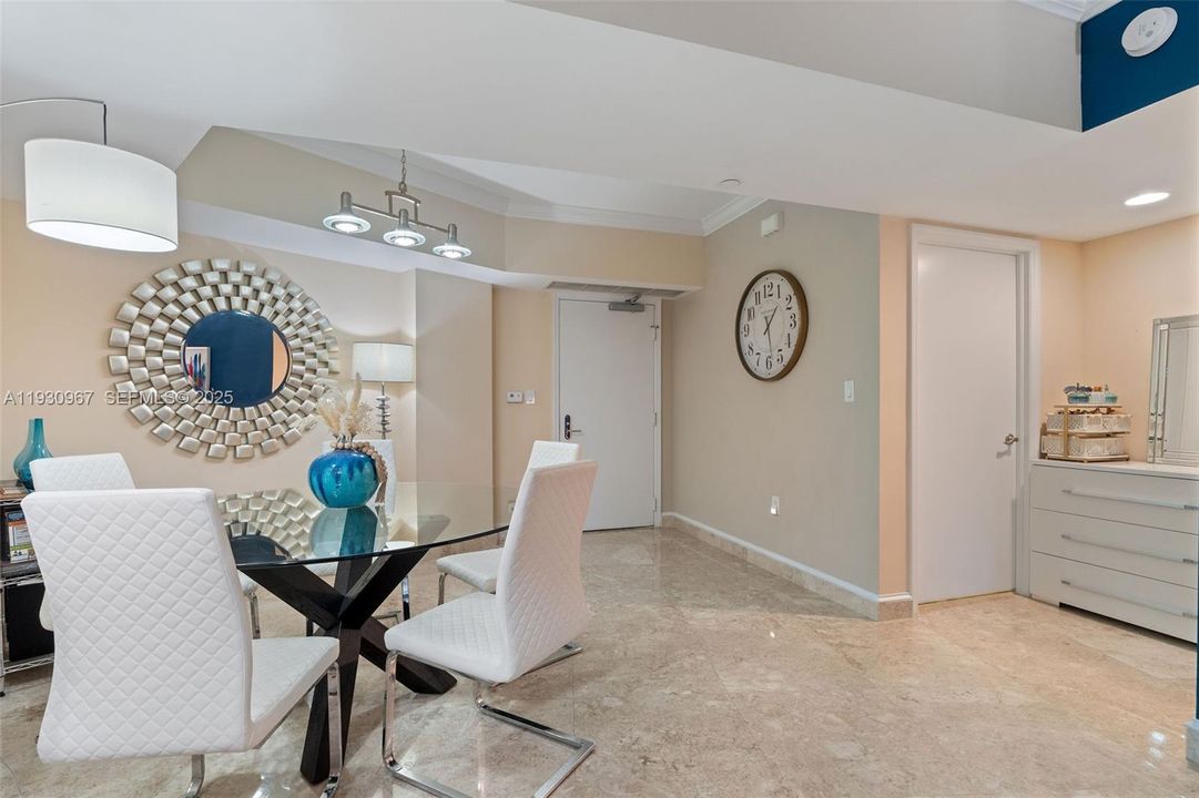 En Venta: $540,000 (2 camas, 2 baños, 1320 Pies cuadrados)