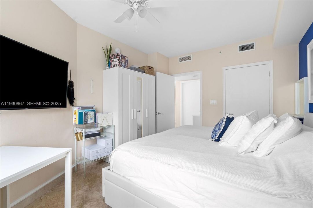 En Venta: $540,000 (2 camas, 2 baños, 1320 Pies cuadrados)