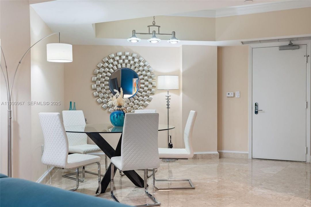 En Venta: $540,000 (2 camas, 2 baños, 1320 Pies cuadrados)