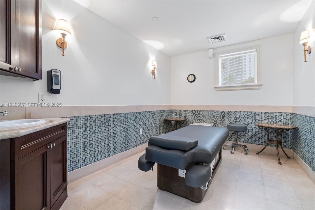 En Venta: $540,000 (2 camas, 2 baños, 1320 Pies cuadrados)