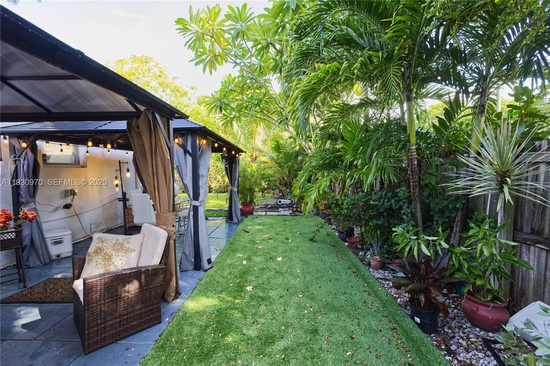 En Venta: $300,000 (3 camas, 2 baños, 1294 Pies cuadrados)