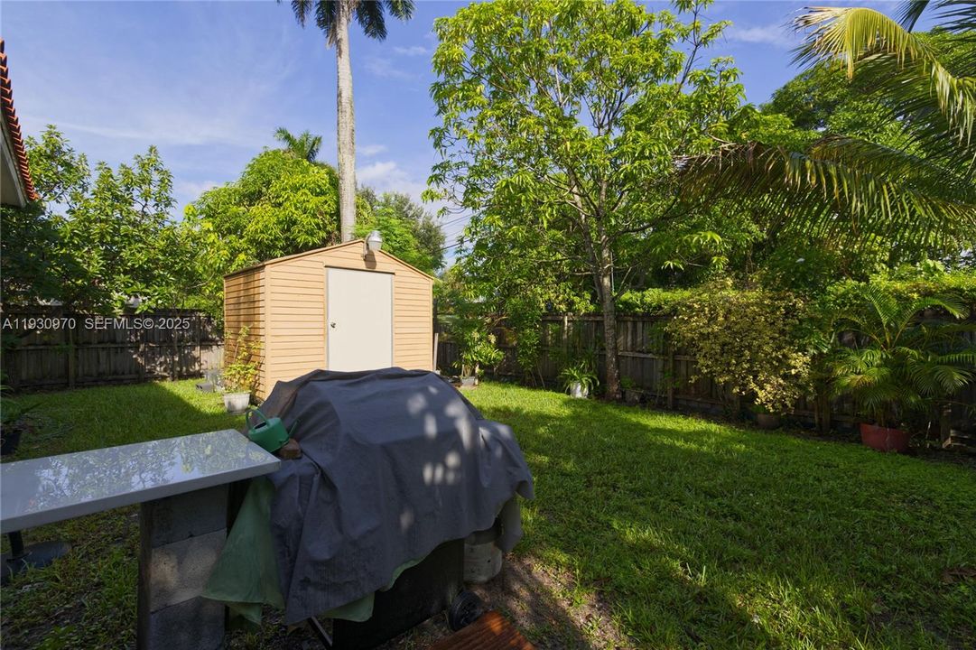 En Venta: $300,000 (3 camas, 2 baños, 1294 Pies cuadrados)