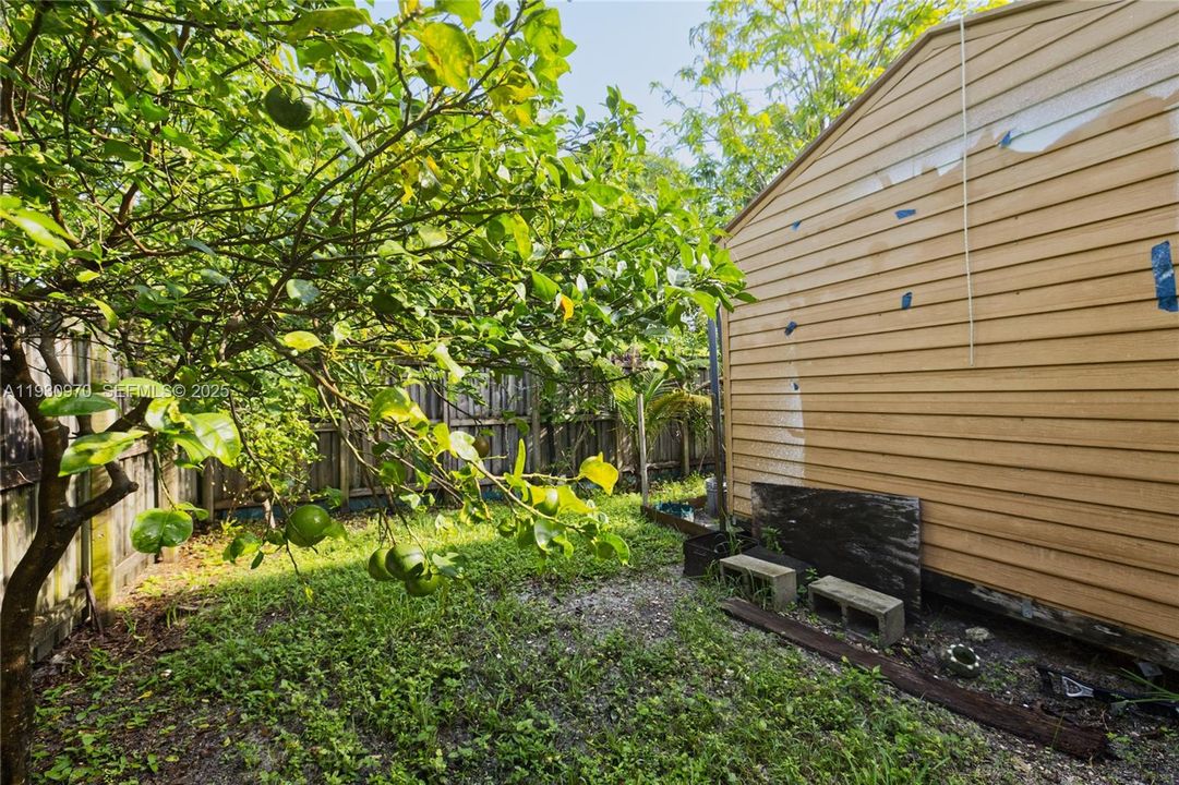 En Venta: $300,000 (3 camas, 2 baños, 1294 Pies cuadrados)