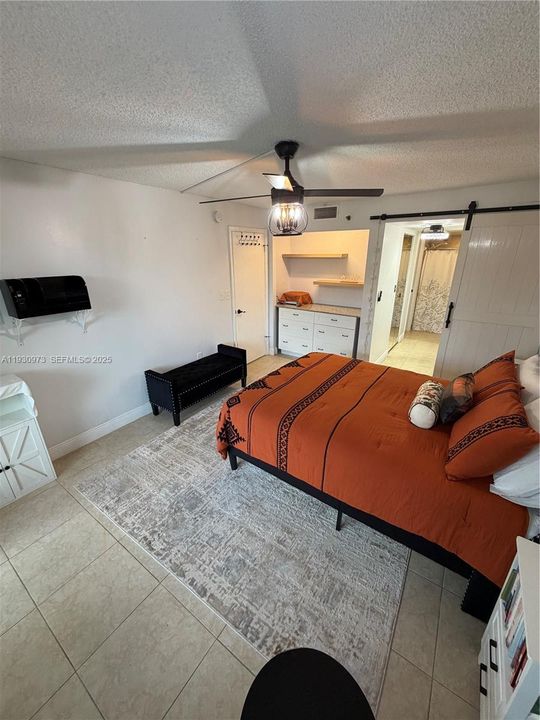 待售: $139,999 (1 贝兹, 1 浴室, 780 平方英尺)