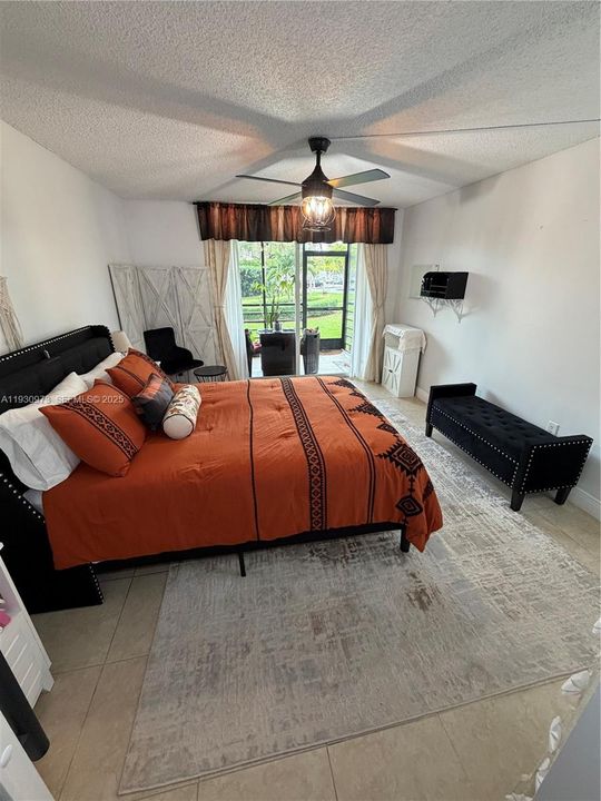 待售: $139,999 (1 贝兹, 1 浴室, 780 平方英尺)