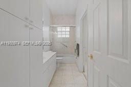 На продажу: $1,300,000 (5 спален, 4 ванн, 3194 Квадратных фут)