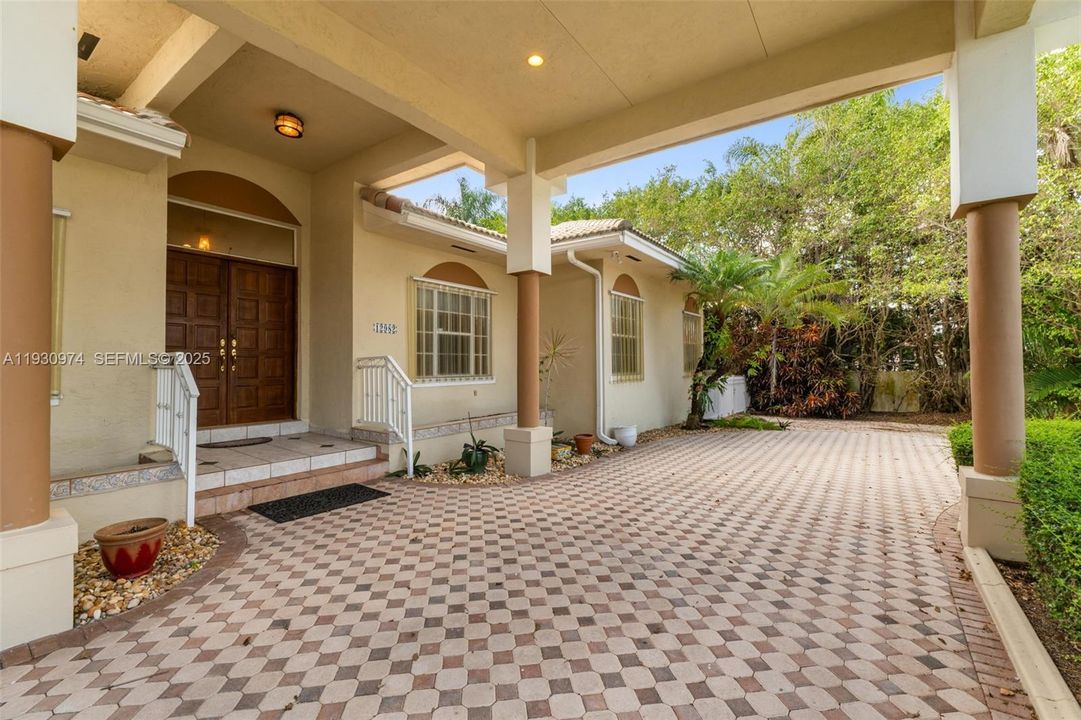 На продажу: $1,300,000 (5 спален, 4 ванн, 3194 Квадратных фут)