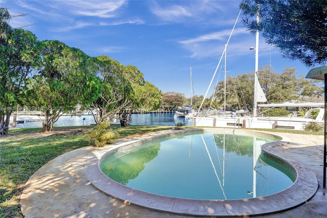 出租: $7,000 (2 贝兹, 2 浴室, 1400 平方英尺)