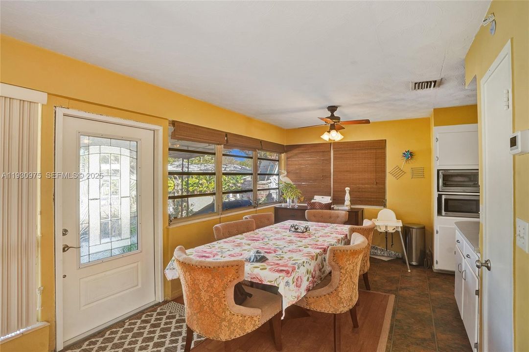 出租: $7,000 (2 贝兹, 2 浴室, 1400 平方英尺)