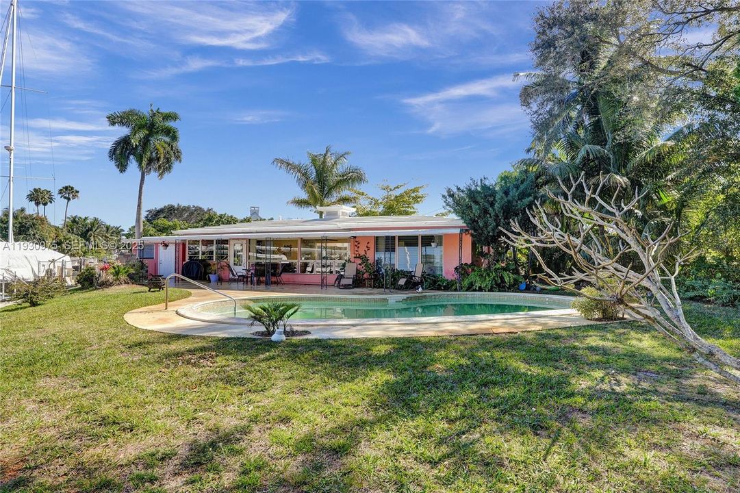 出租: $7,000 (2 贝兹, 2 浴室, 1400 平方英尺)