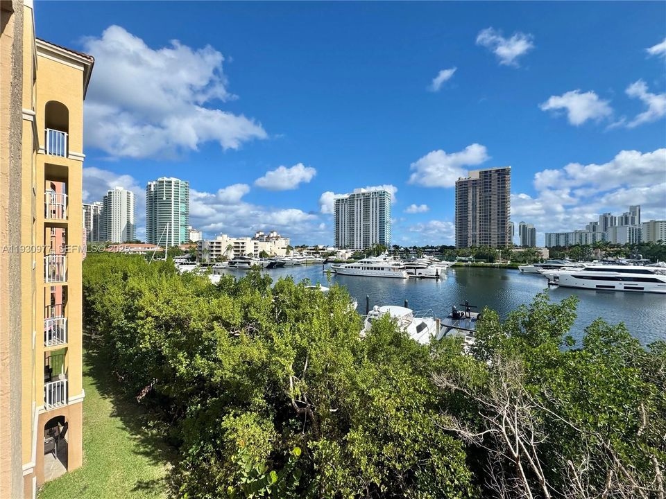 For Sale: $598,000 (3 beds, 2 baths, 1320 Square Feet)