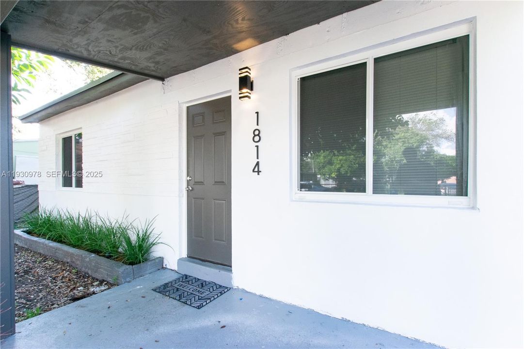 出租: $2,695 (3 贝兹, 2 浴室, 820 平方英尺)