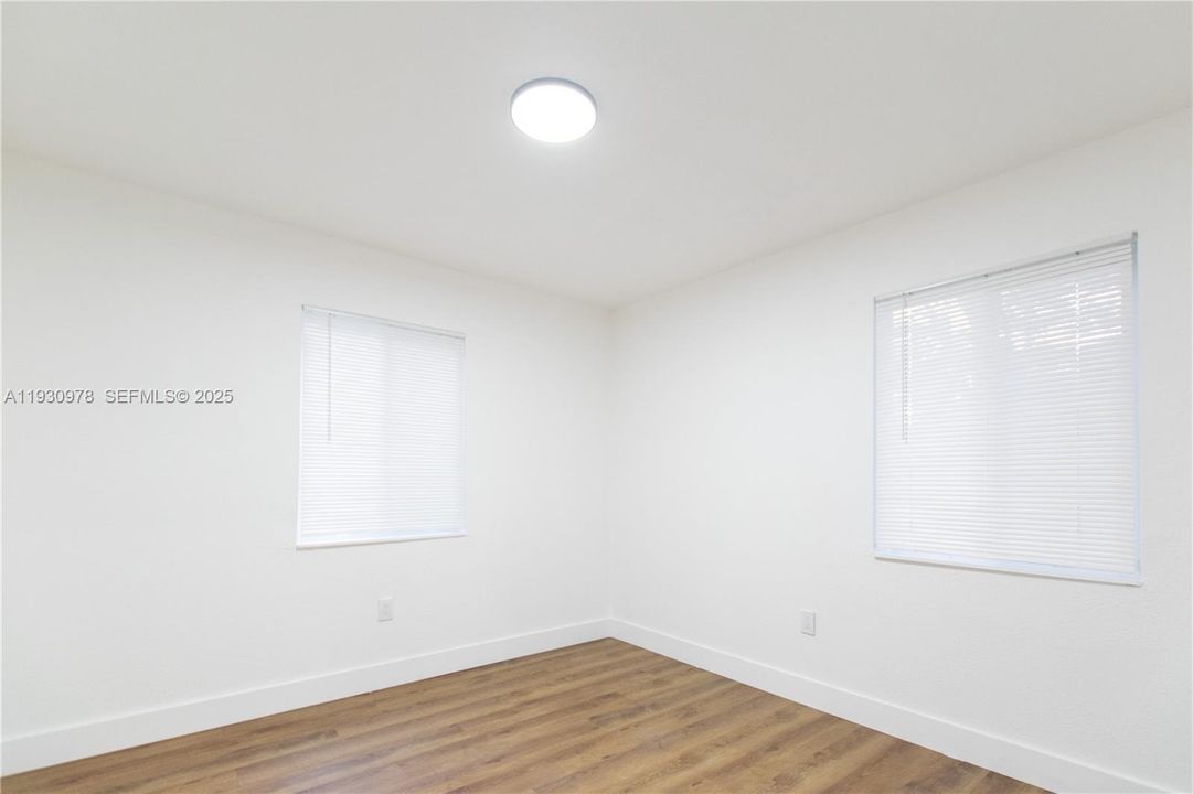 出租: $2,695 (3 贝兹, 2 浴室, 820 平方英尺)