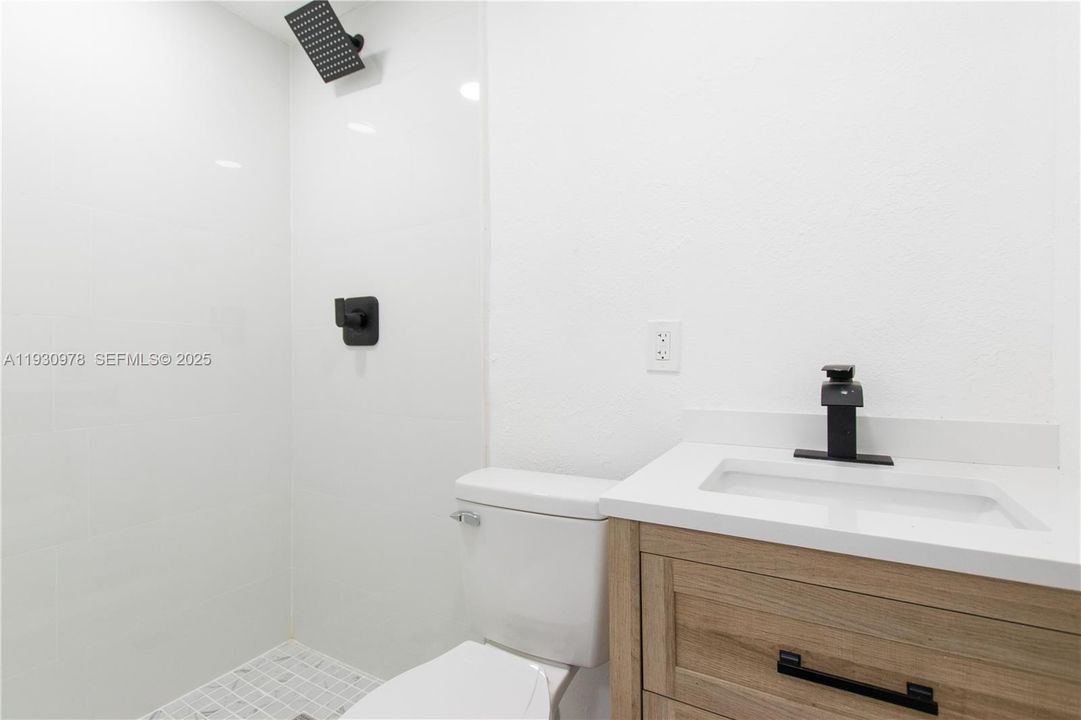 出租: $2,695 (3 贝兹, 2 浴室, 820 平方英尺)