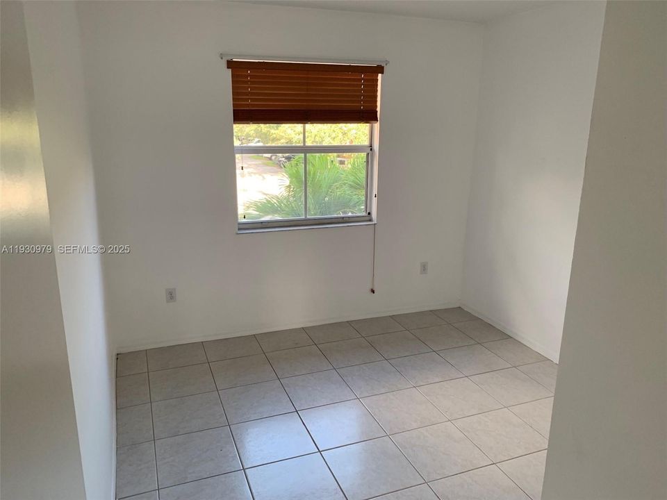 В аренду: $3,300 (3 спален, 2 ванн, 1704 Квадратных фут)