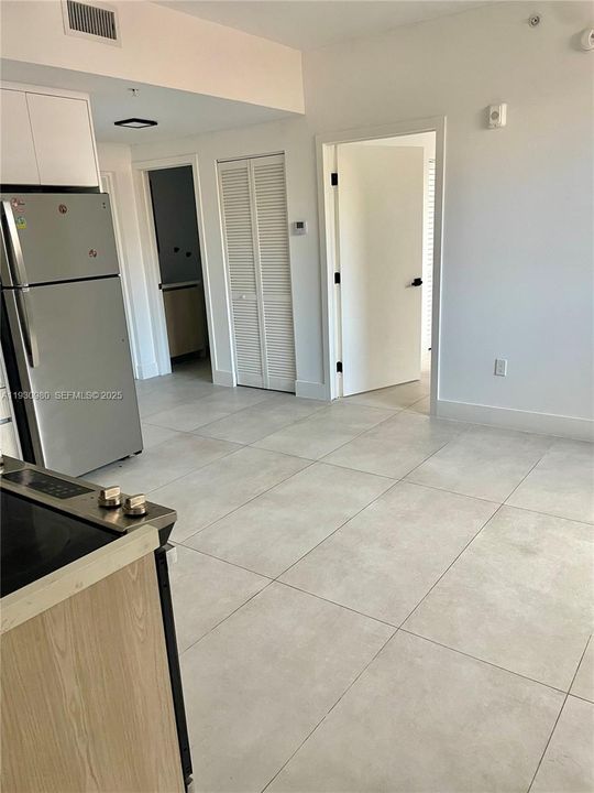 В аренду: $2,550 (2 спален, 1 ванн, 750 Квадратных фут)