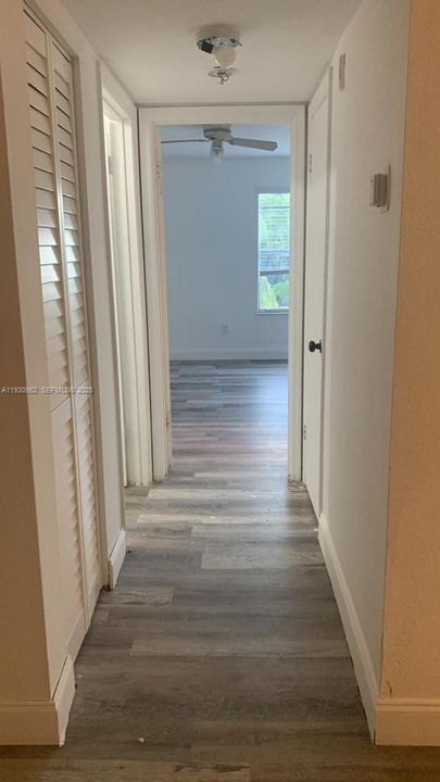 出租: $1,900 (2 贝兹, 2 浴室, 1036 平方英尺)