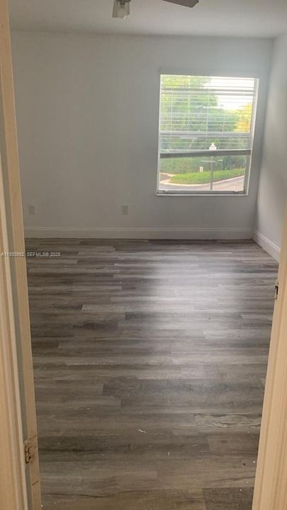 出租: $1,900 (2 贝兹, 2 浴室, 1036 平方英尺)