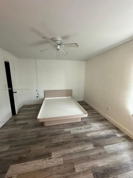 出租: $1,900 (2 贝兹, 2 浴室, 1036 平方英尺)