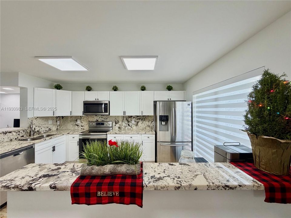 En Venta: $679,000 (3 camas, 2 baños, 1804 Pies cuadrados)