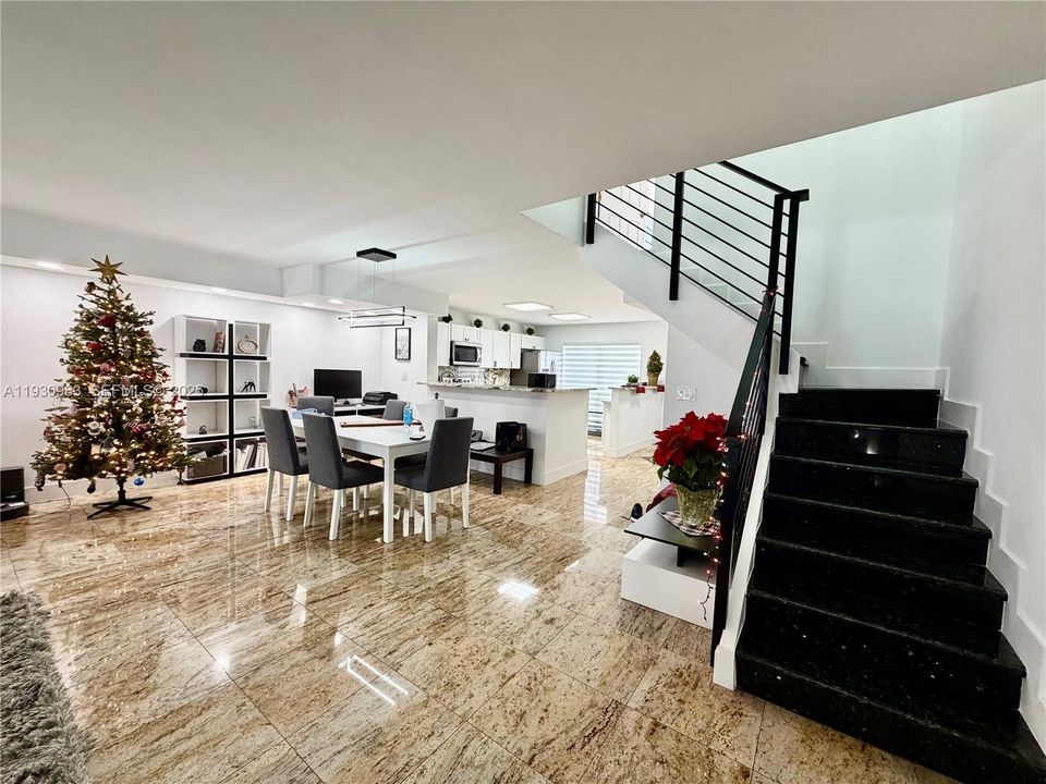 En Venta: $679,000 (3 camas, 2 baños, 1804 Pies cuadrados)