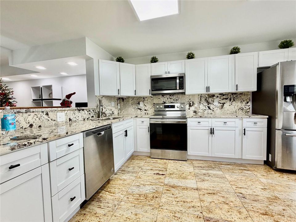 En Venta: $679,000 (3 camas, 2 baños, 1804 Pies cuadrados)