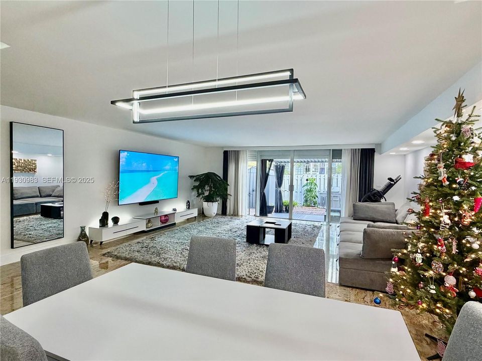 En Venta: $679,000 (3 camas, 2 baños, 1804 Pies cuadrados)