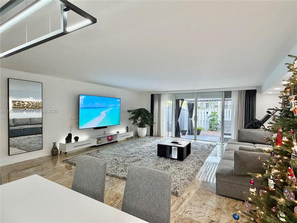 En Venta: $679,000 (3 camas, 2 baños, 1804 Pies cuadrados)