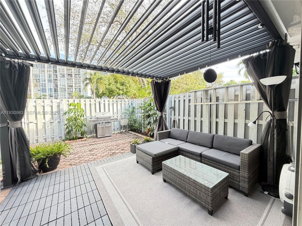 En Venta: $679,000 (3 camas, 2 baños, 1804 Pies cuadrados)