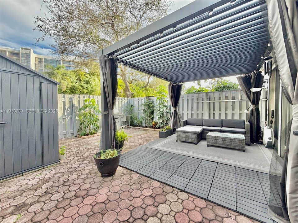 En Venta: $679,000 (3 camas, 2 baños, 1804 Pies cuadrados)